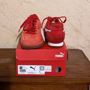 Puma Women’s Bella Donna Red Suede Sneakers size 7.5
